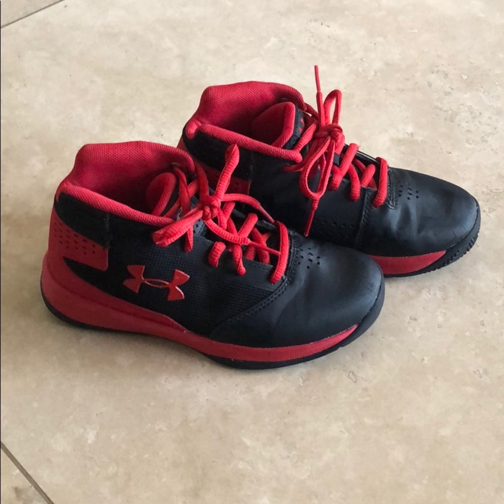 Boy under armor basketball shoes